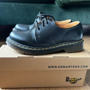 Dr. Martens laceup Shoes